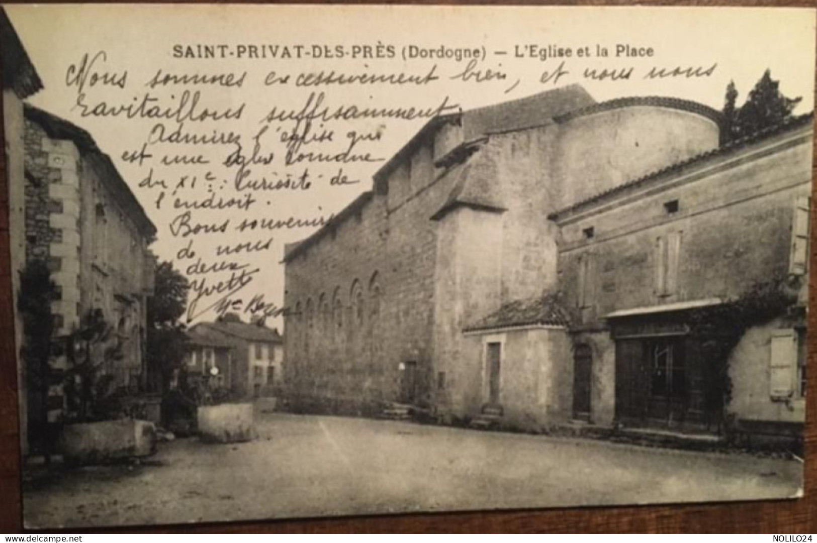 Cpa 24 Dordogne, Saint-PRIVAT DES PRES, L'Eglise Et La Place, écrite - Sonstige & Ohne Zuordnung