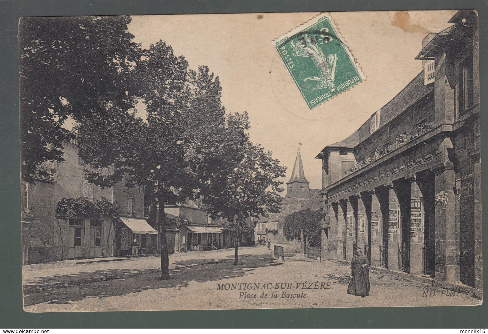 CP - 24 - Montignac-sur-Vézère - Place De La Bascule - Montignac-sur-Vézère