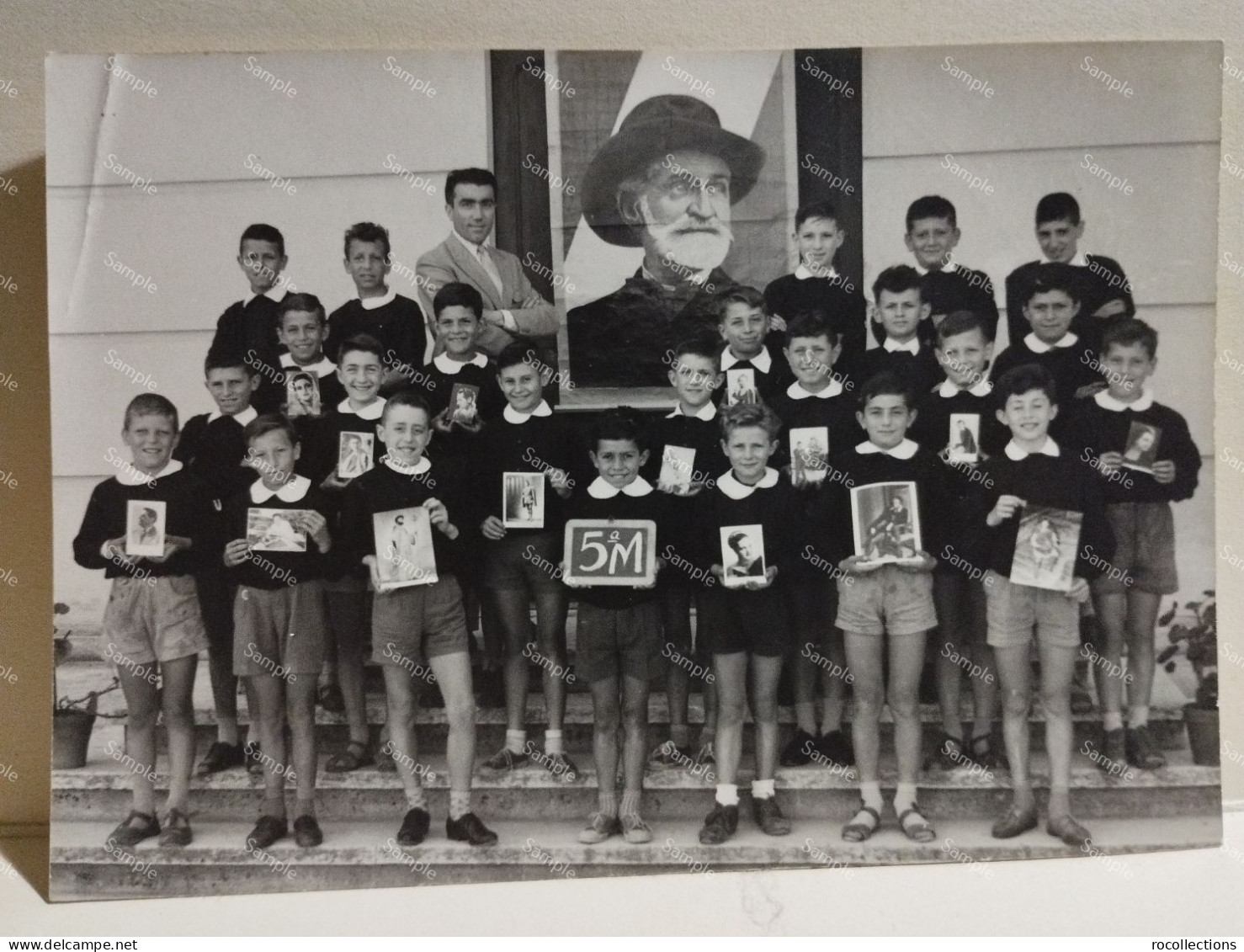 Italy Italia Foto MONZAMBANO (Mantova) 1958. Scuola ? Da Identificare. Ritratto Giuseppe Verdi?  145x103 Mm - Europa