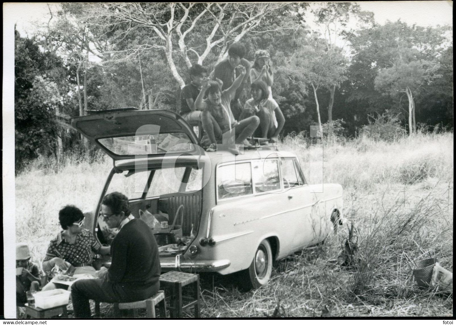 60s ORIGINAL AMATEUR PHOTO FOTO P2 OPEL REKORD CARAVAN OLDTIMER PICNIC MOZAMBIQUE MOÇAMBIQUE AFRICA  AFRIQUE AT112 - Automobile