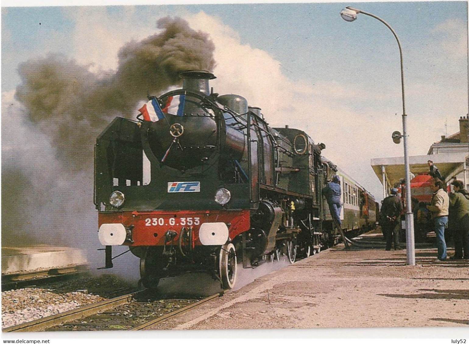 Langres Locomotive En Gare De Langres - Langres