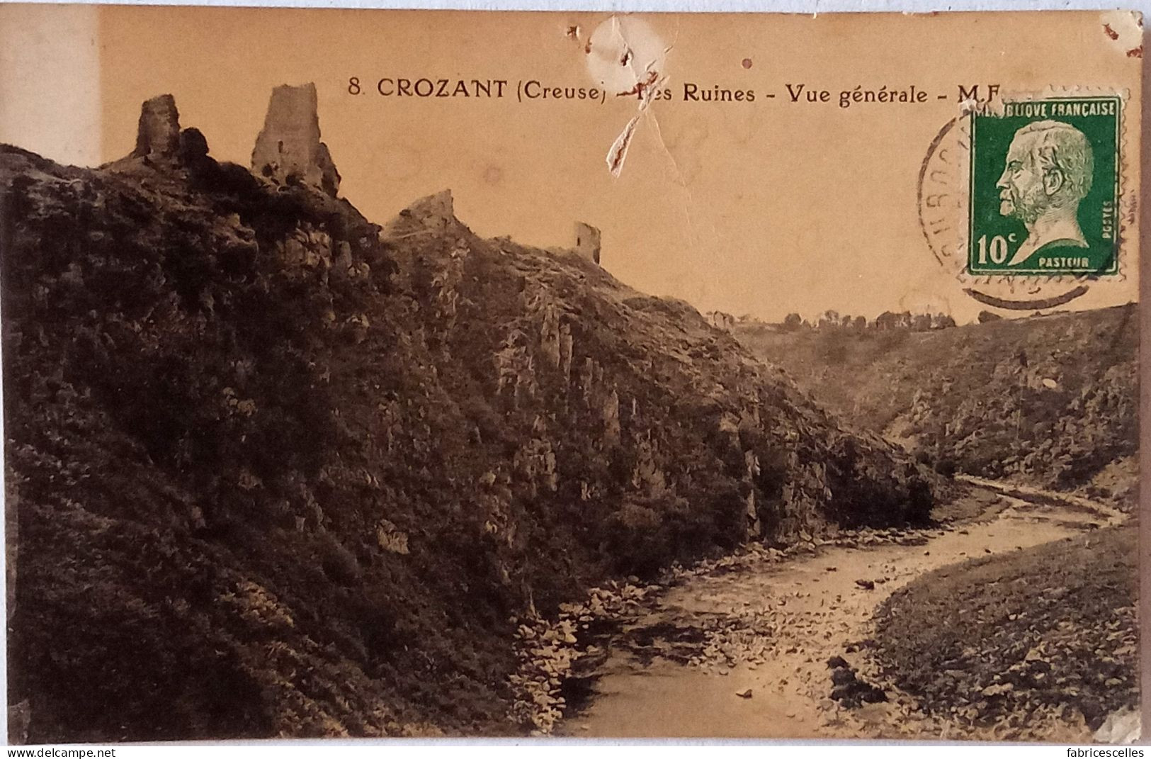 CPA  Circulée 1923, Crozant (Creuse) - Les Ruines - Vue Générale    (44) - Crozant