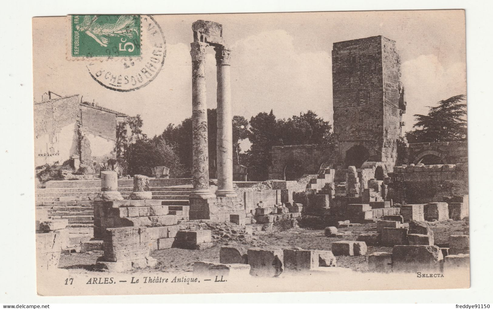13 . Arles . Le Théatre Antique . 1921 - Arles