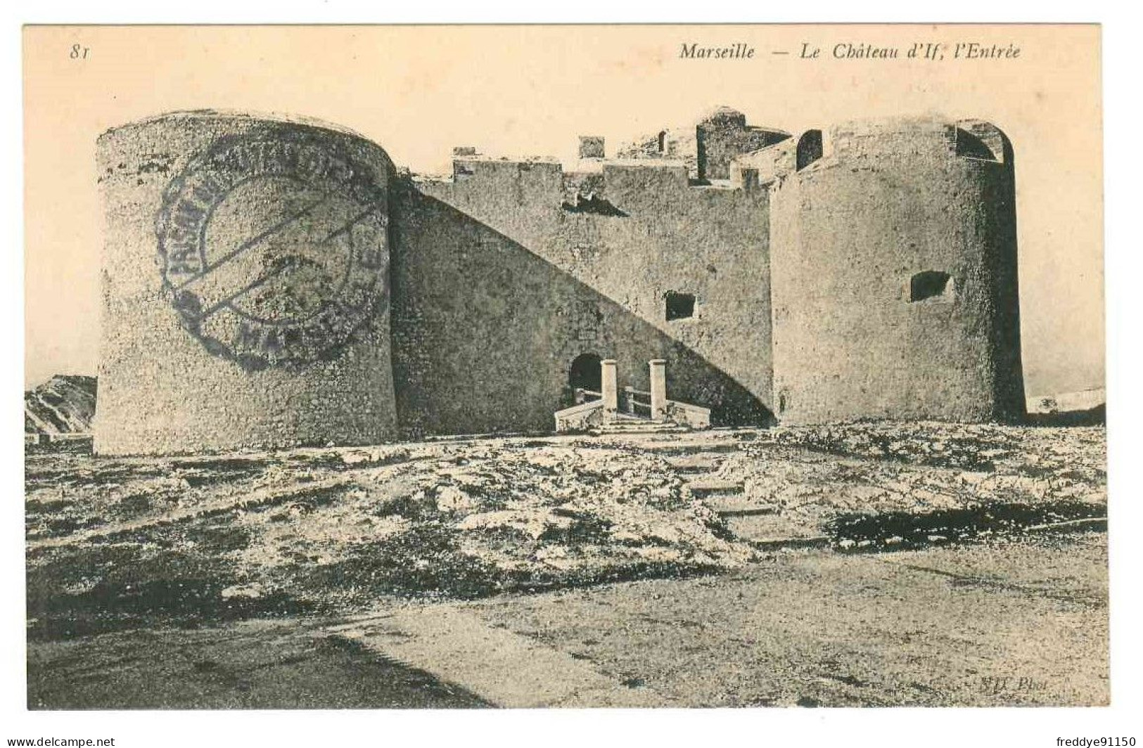 13 . MARSEILLE . LE  CHATEAU D'IF. L'ENTREE . N°81  Edit: ND - Château D'If, Frioul, Islands...