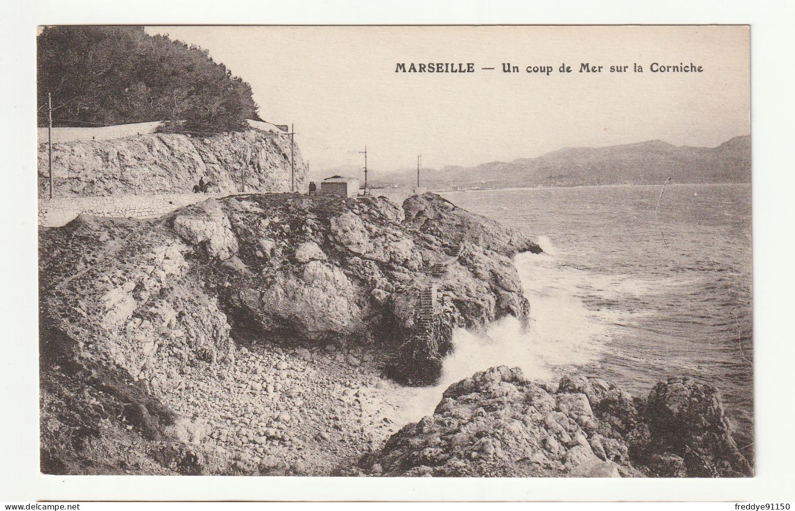 13 . MARSEILLE .  UN COUP DE  MER SUR LA  CORNICHE   - Castillo De If, Archipiélago De Frioul, Islas...