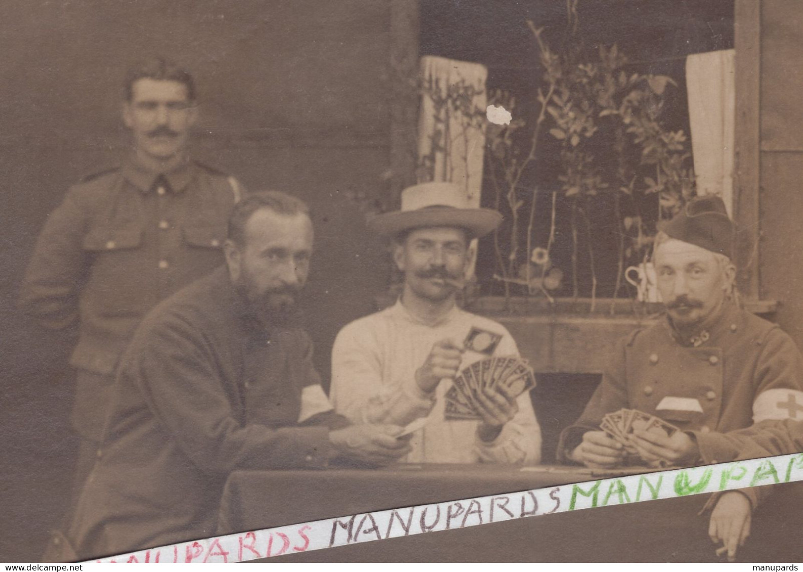 1914 - 1916 / CARTE PHOTO / 26e RIT ( MAYENNE ) / INFIRMIERS / REGIMENT D'INFANTERIE TERRIRORIALE / PARTIE DE CARTES