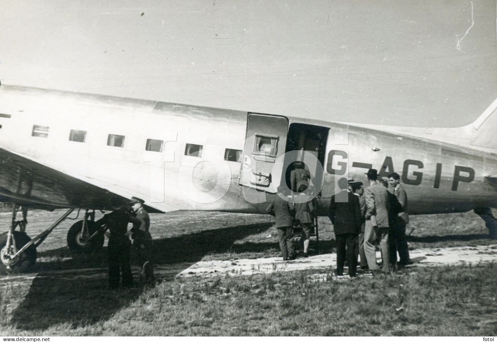 50s ORIGINAL AMATEUR PHOTO FOTO DOUGLAS PLANE AVION AIRCRAFT ENGLAND G-AGIP DAKOTA AFRICA AT135 - Luftfahrt