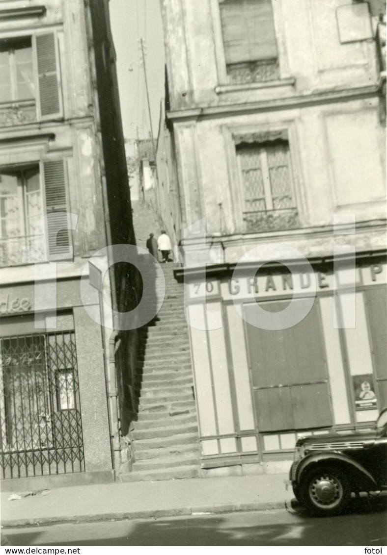 1956 ORIGINAL AMATEUR PHOTO FOTO VOITURE ESCALIERS MAGAZIN RENAULT JUVEQUATTRE FRANCE AT146 - Wielrennen