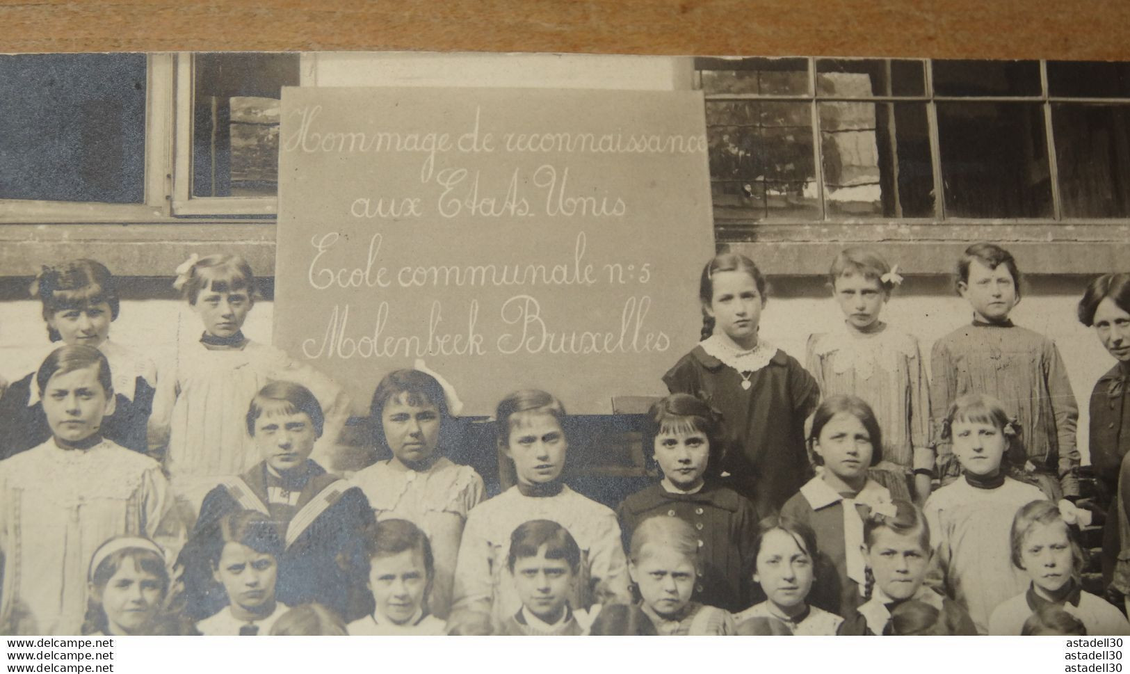 WWI BELGIQUE : Carte Photo Ecole Communale MOLENBEEK, Hommage USA - 1914-1915  ................ 13762 - St-Jans-Molenbeek - Molenbeek-St-Jean