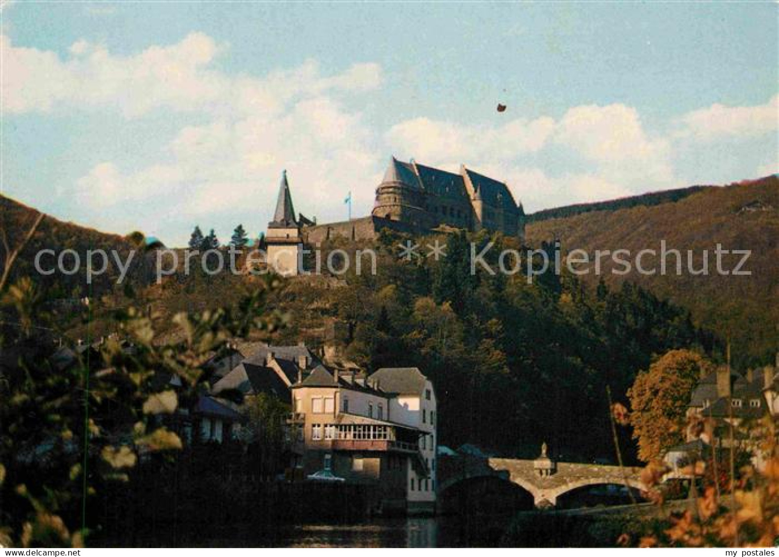 72771408 Vianden Vue Pittoresque Avec Chateau - Autres & Non Classés