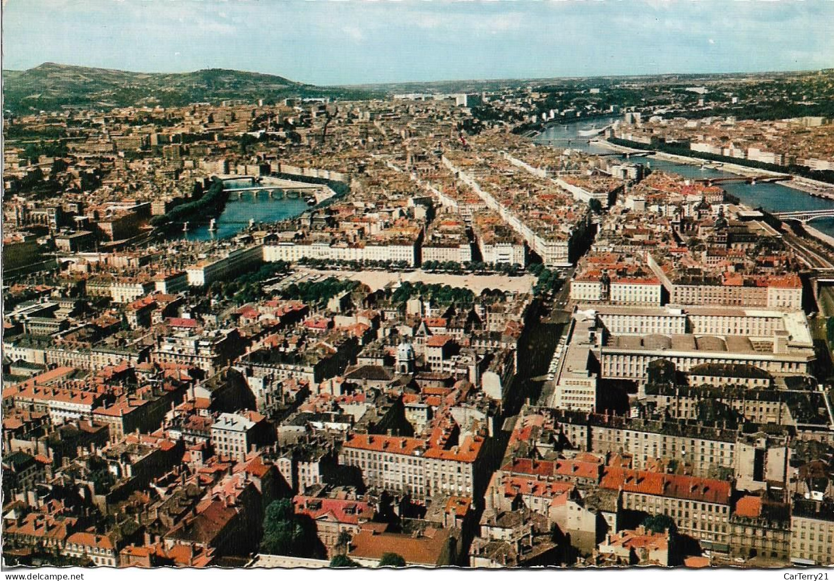 CPSM. 69 LYON. VUE AERIENNE. CENTRE VILLE. - Autres & Non Classés