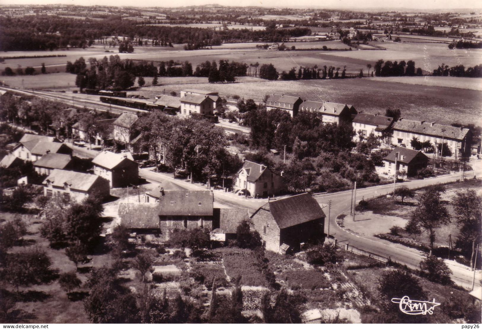 Cpm Cpsm Naucelle Carrefour De Nouvelle Gare - Sonstige & Ohne Zuordnung