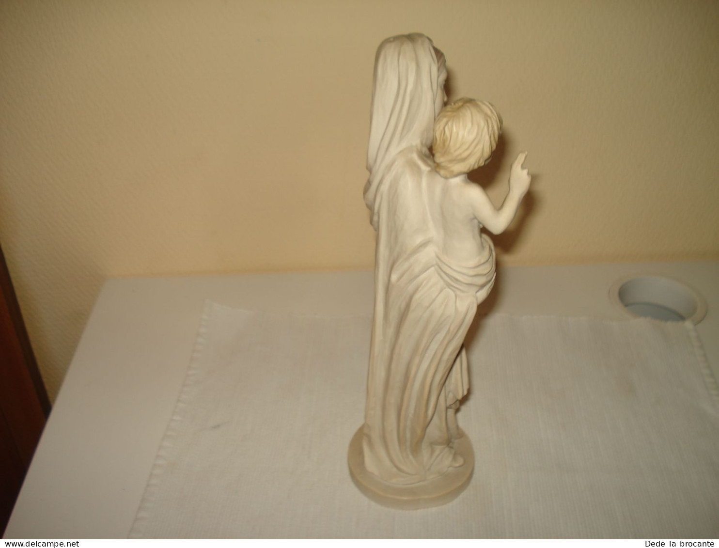 O20 / Statue Vierge à L'enfant  En Résine - ( Avec Poudre De Marbre ?? ) - H: 30 Cm - 1,6 Kg - TBE - Religieuze Kunst