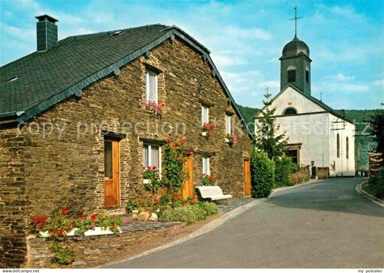 72769200 Frahan Sur Semois Dorfmotiv Mit Kirche Frahan Sur Semois - Sonstige & Ohne Zuordnung