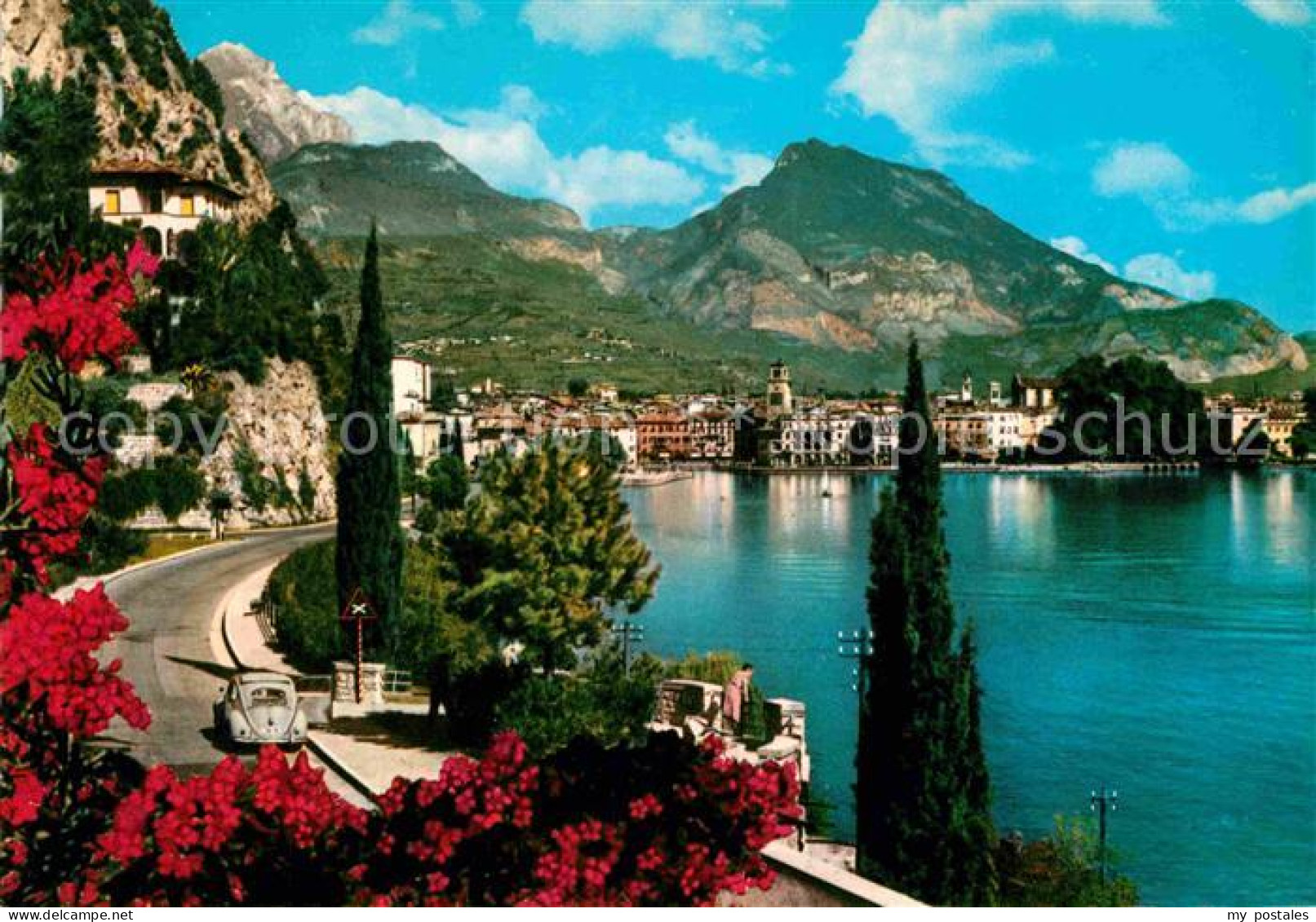 72768947 Riva Del Garda Uferstrasse Gardasee Berge Riva Del Garda - Autres & Non Classés