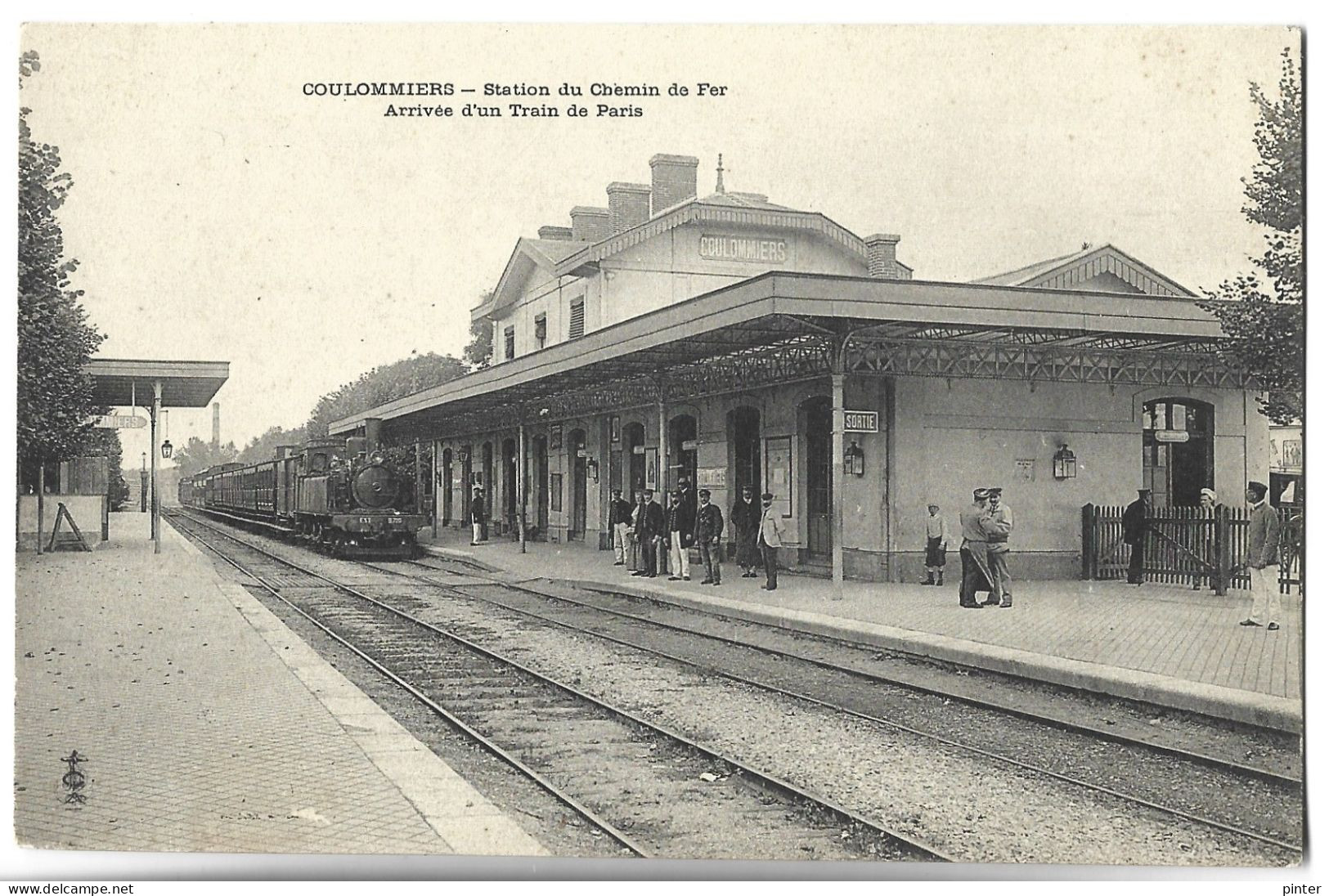 COULOMMIERS - Station Du Chemin De Fer, Arrivée D'un TRAIN De Paris - Coulommiers