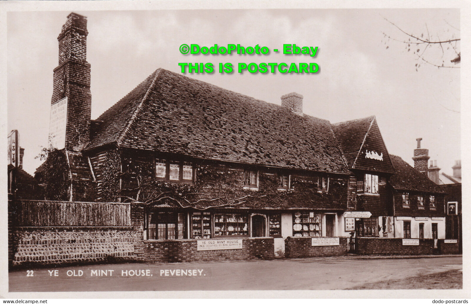 R385282 Ye Old Mint House Pevensey. 22. RP. Post Card - World