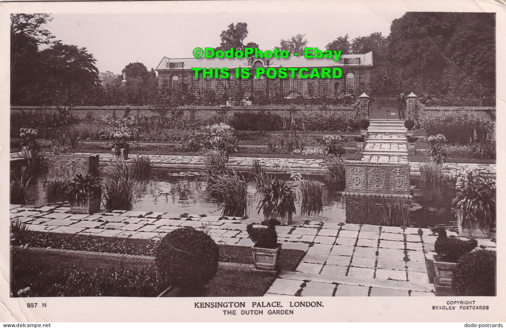 R384702 Kensington Palace London. The Dutch Garden. 887 N. J. Beagles And Co. 19 - Altri & Non Classificati