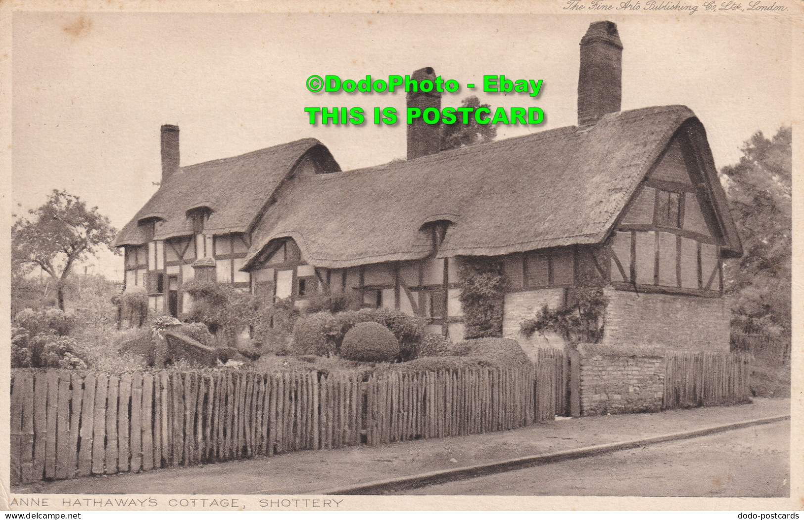 R385050 Anne Hathaways Cottage Shottery. The Fine Arts Publishing Co. Trustees A - World