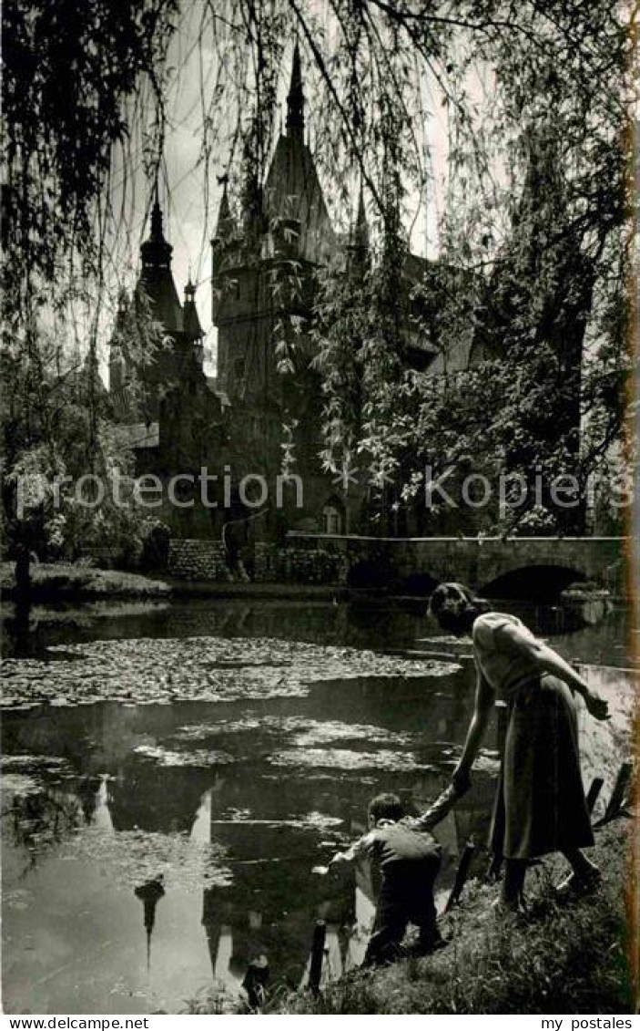 72763368 Budapest Vajdahunyad Vara Burg Mutter Mit Kind Am Teich Budapest - Hungary