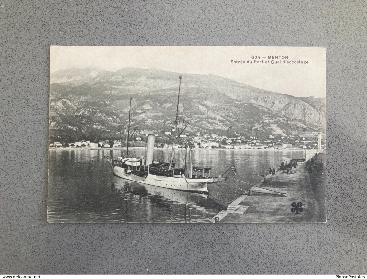 Menton Entree Du Port Et Quai D'accostage Carte Postale Postcard - Menton