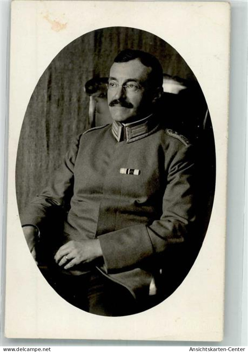 39871409 - Offizier In Uniform Mit Ordensleiste Im Lehnstuhl - War 1914-18