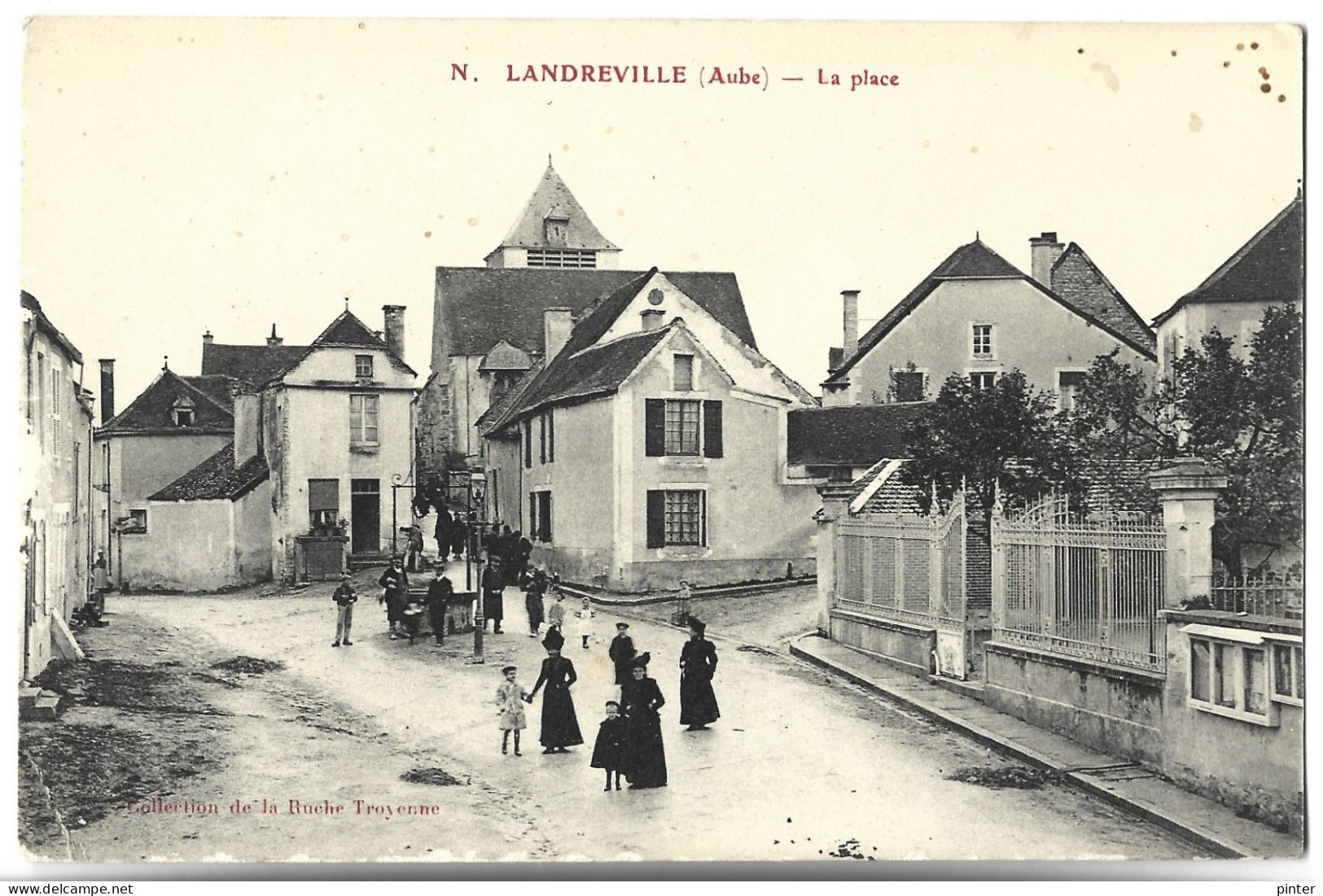 LANDREVILLE - La Place - Autres & Non Classés