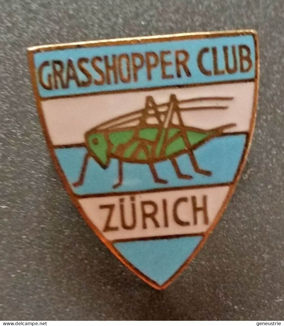 Rare Insigne Sportif De Football "Grasshopper Club - Zürich" Suisse - Soccer Pin - Habillement, Souvenirs & Autres