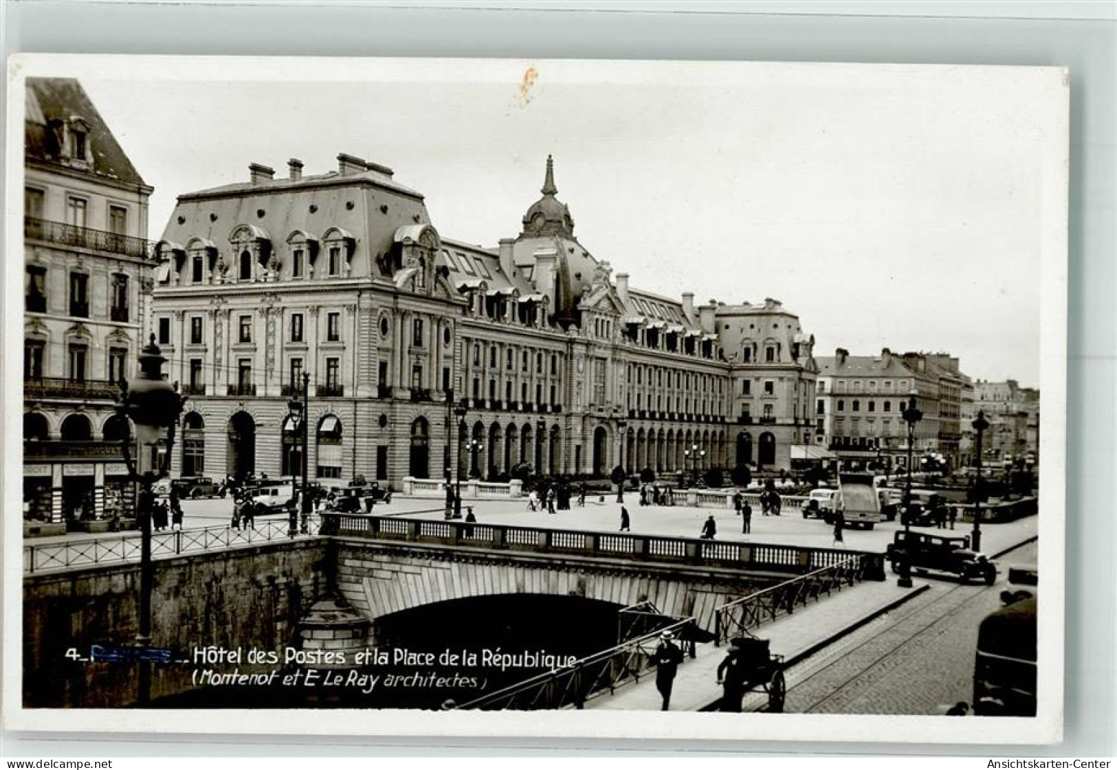 39787709 - Hotel Des Postes Et La Place Republique  Les Ray Architekt - Autres & Non Classés