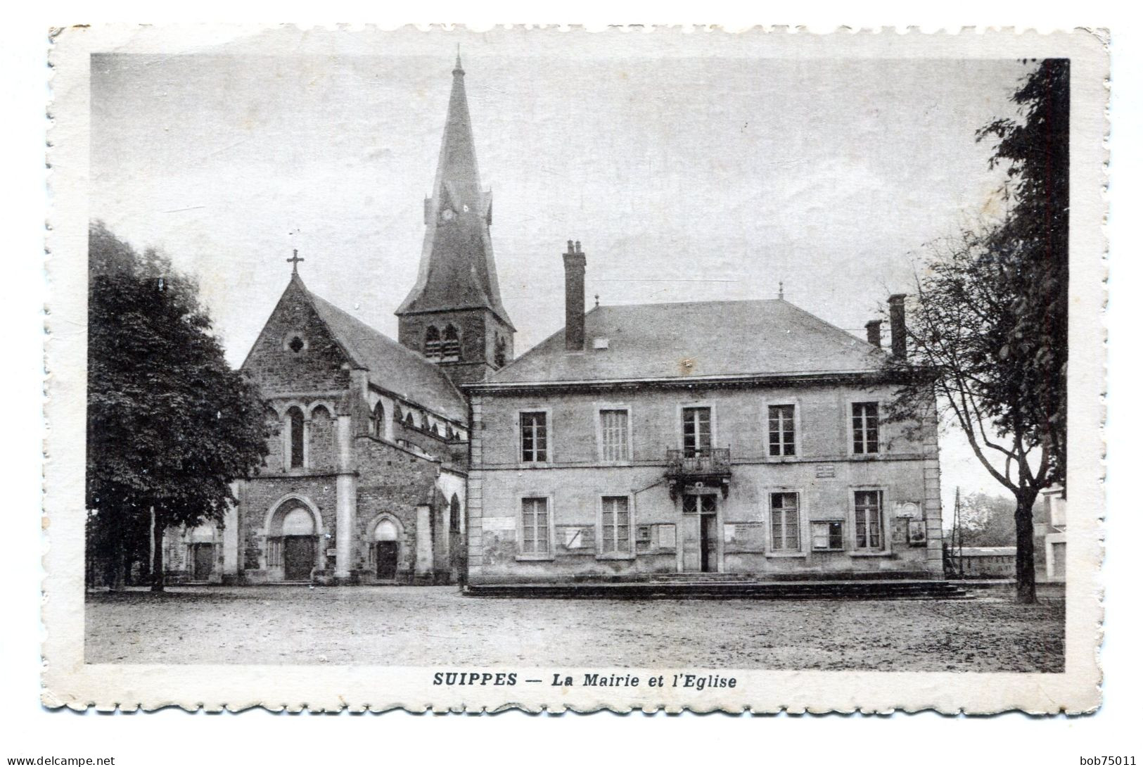 SUIPPES , La Mairie Et L'Eglise - Andere & Zonder Classificatie