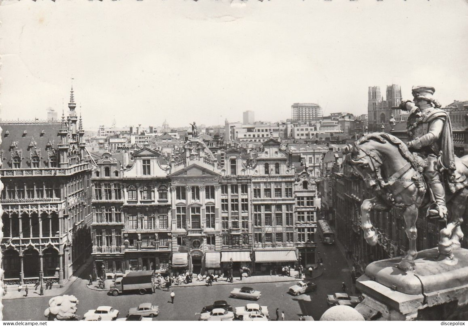 AD409 Bruxelles - Panorama De La Grand Place - Auto Cars Voitures / Viaggiata 1963 - Plazas