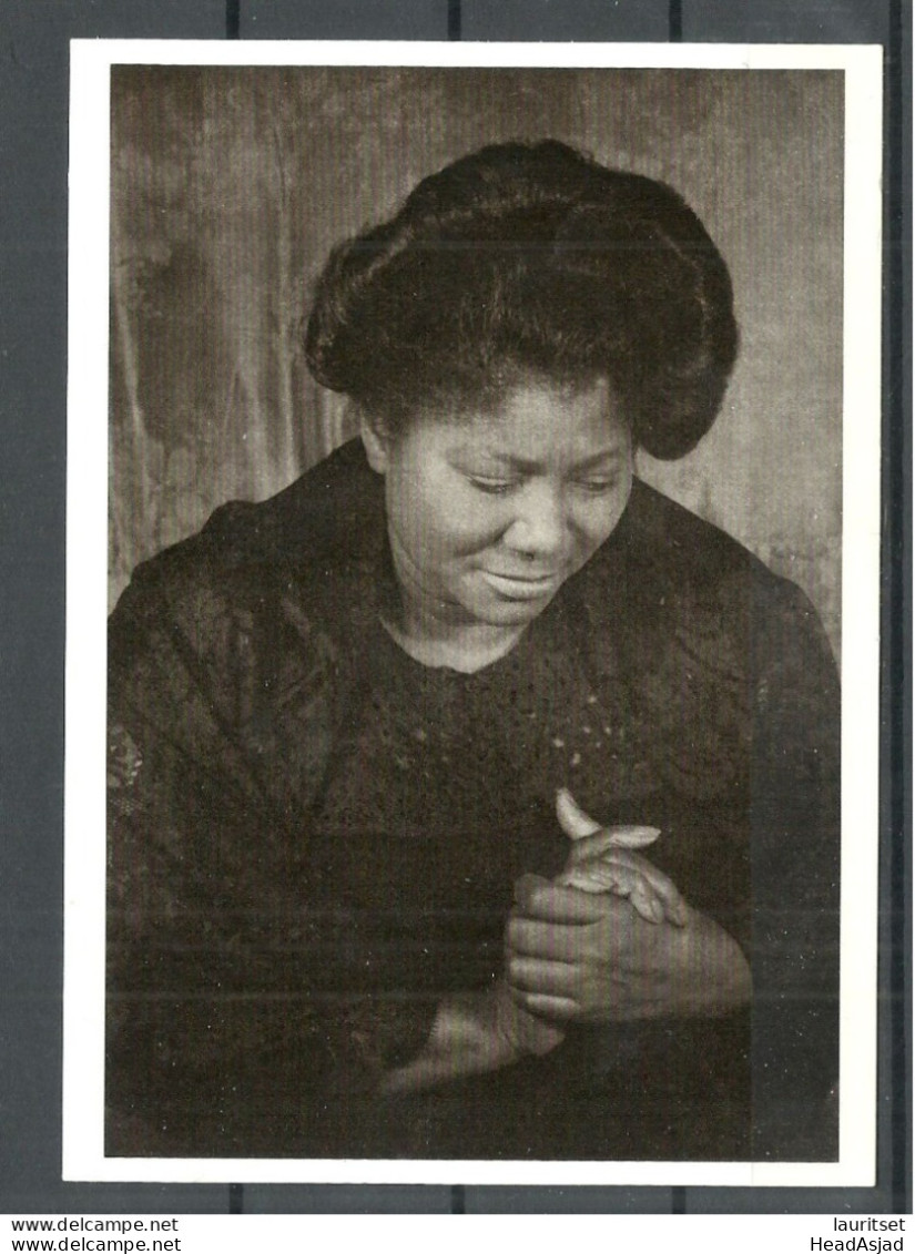 Gospel Singer Mahalia Jackson, Photographed 1962, Post Card Printed In USA, Unused - Singers & Musicians