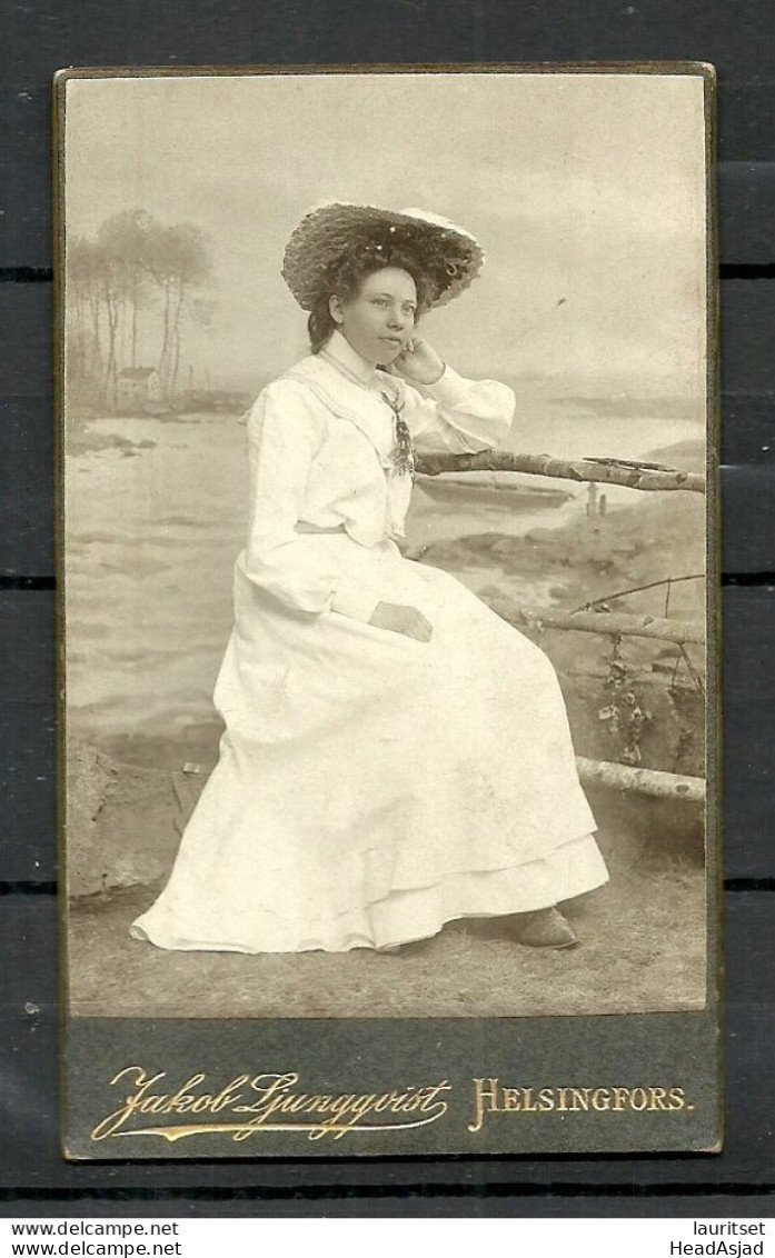 FINLAND Ca. 1900-1910 Jakob Ljungqvist Helsinki Aleksanderinkatu 13 Old Photograph Young Lady - Personnes Anonymes