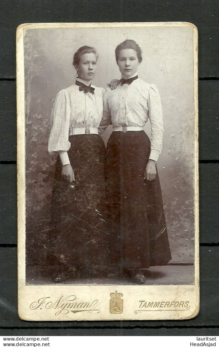 FINLAND Ca. 1900 Valokuvaamo Nyman Tampere L. Puistokatu 16 Old Photograph - 2 Young Ladies - Anonymous Persons