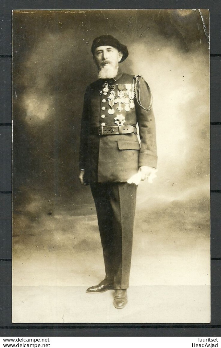 Photograph Man With A Beard In Military Uniform - Guerra, Militari