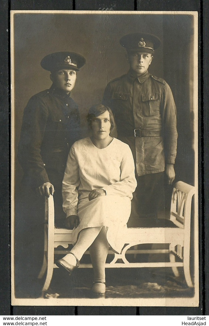 ESTLAND Estonia Ca 1920 Young Men In Military Uniforms With Their Mother? Photo Post Card - Militaria