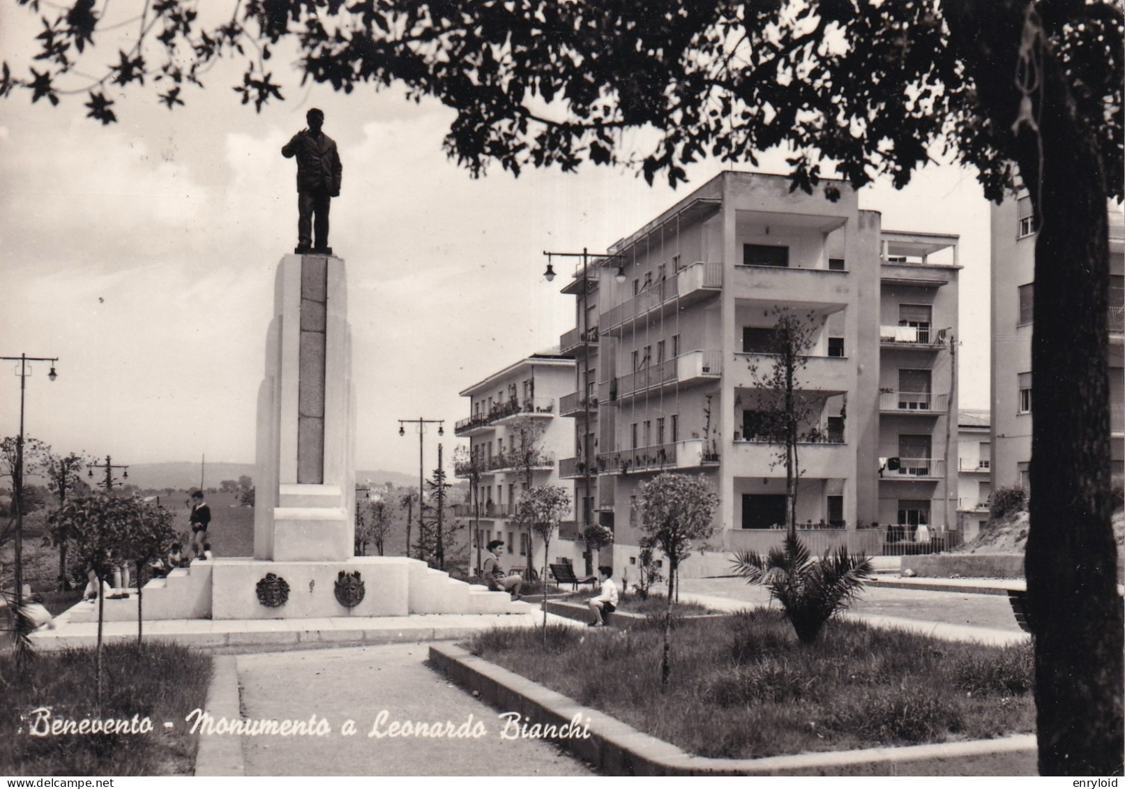 Benevento Monumento A Leonardo Bianchi - Benevento