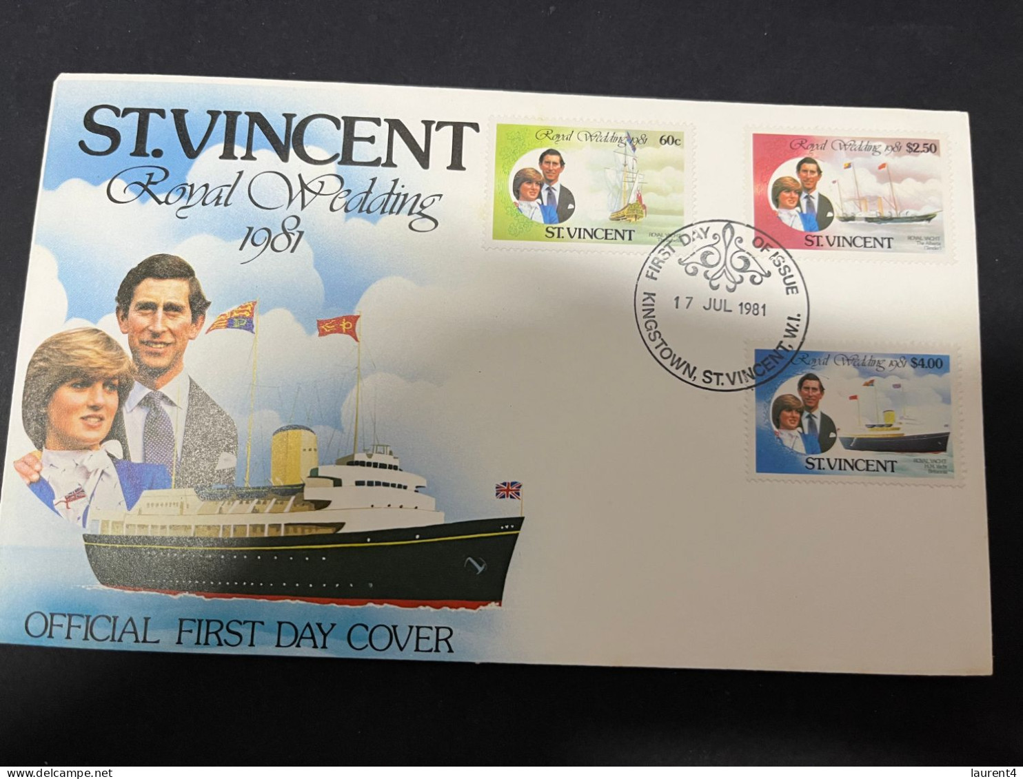 15-5-2024 (5 Z 12) 1 FDC - St Vincent - Prince Charles (now King Charles) & Lady Diana Spencer Royal Wedding (2 Covers) - Königshäuser, Adel