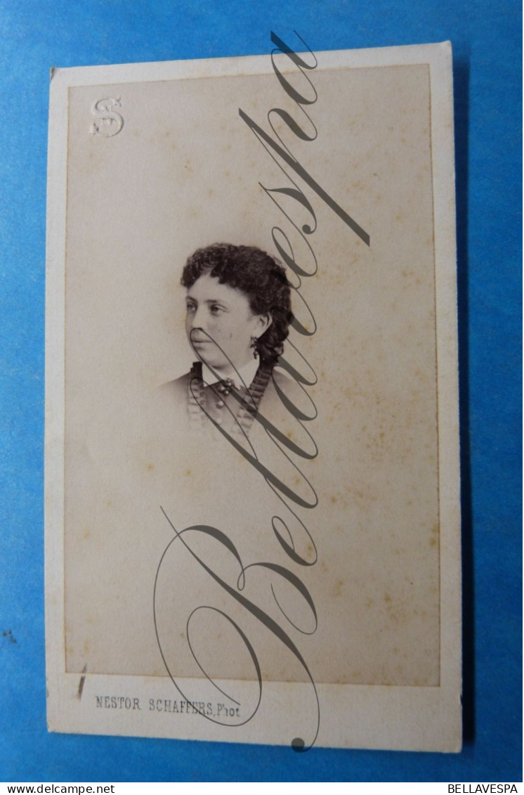 C.D.V. Carte De Visite. Atelier Portret Photo Studio  NESTOR SCHAFFERS  Gent 1870 - Identified Persons