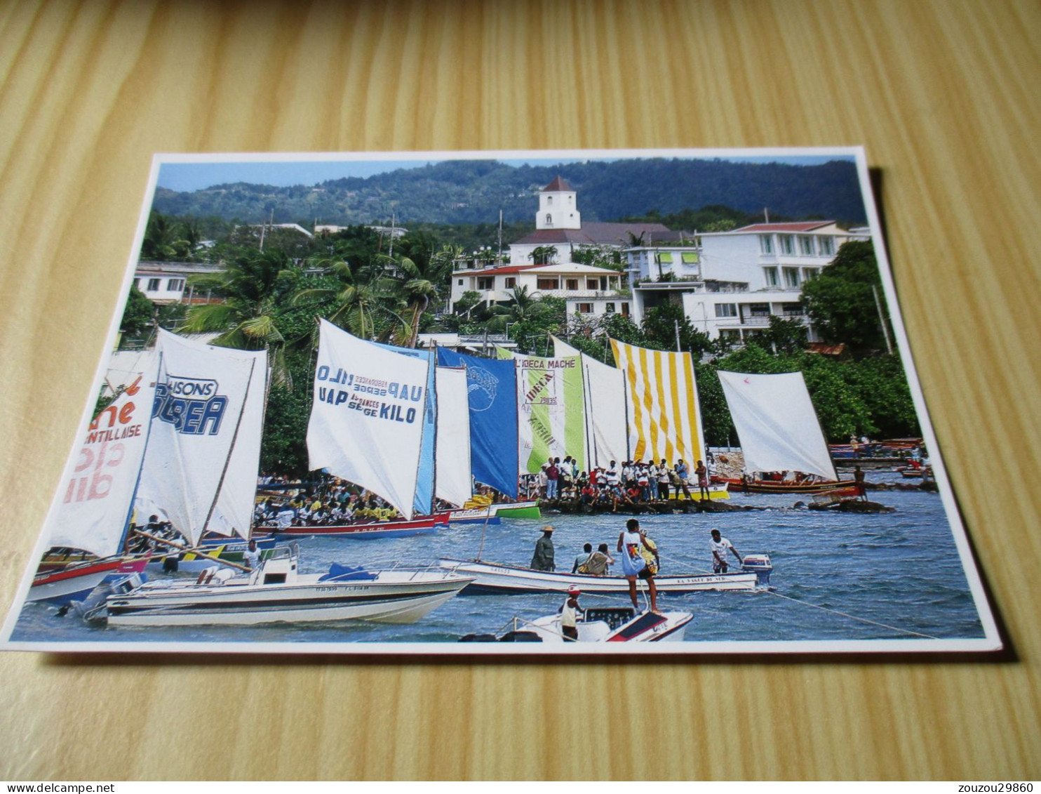 Sainte-Luce (Martinique).Départ D'une Course De Gommiers - Carte Animée. - Autres & Non Classés