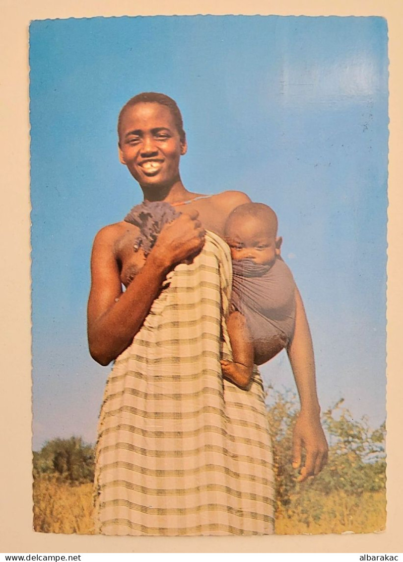 Kenya -  Women ,NUS ETHNIQUES Adultes ( Afrique Noire ) , Stamp Used Air Mail 1979 - Kenia