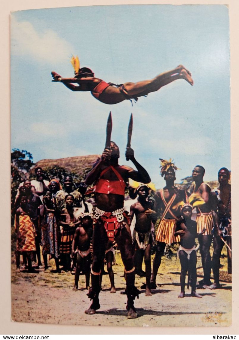 Kenya -  Knife Dance ,NUS ETHNIQUES Adultes ( Afrique Noire ) , Stamp Used Air Mail 1977 - Kenia