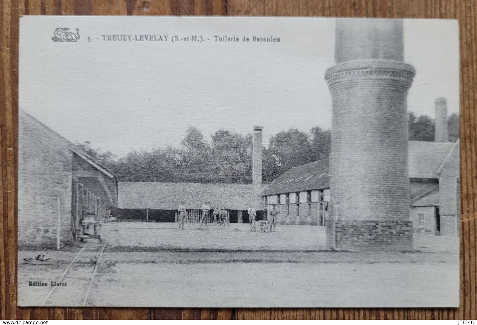 CPA (Seine Et Marne) Rare, Treuzy-Levelay,Tuilerie De Bezanleu, Usine, Animations, Ouvriers Et Matériels, édition Lioret - Sonstige & Ohne Zuordnung