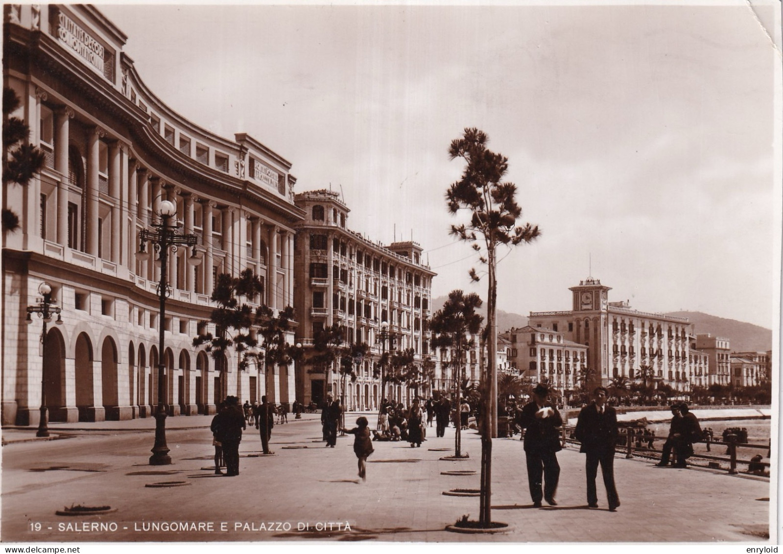 Salerno Lungomare Palazzo Di Città - Salerno