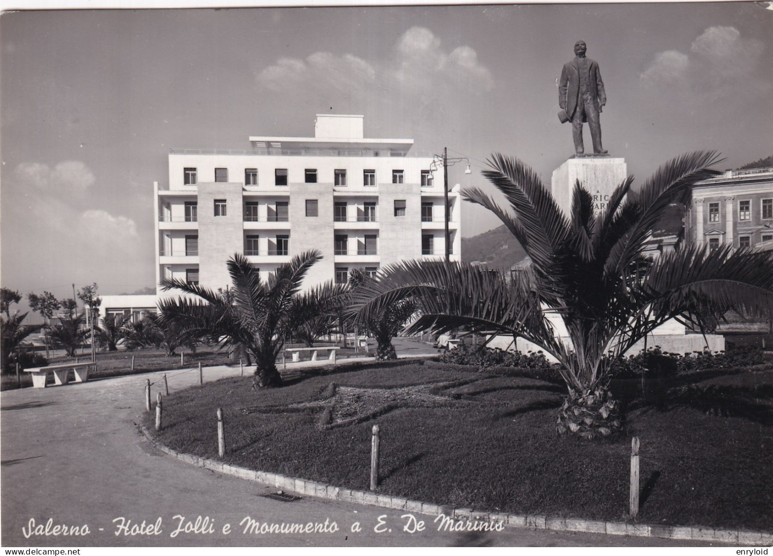 Salerno Hotel Jolly E Monumento A De Marinis - Salerno