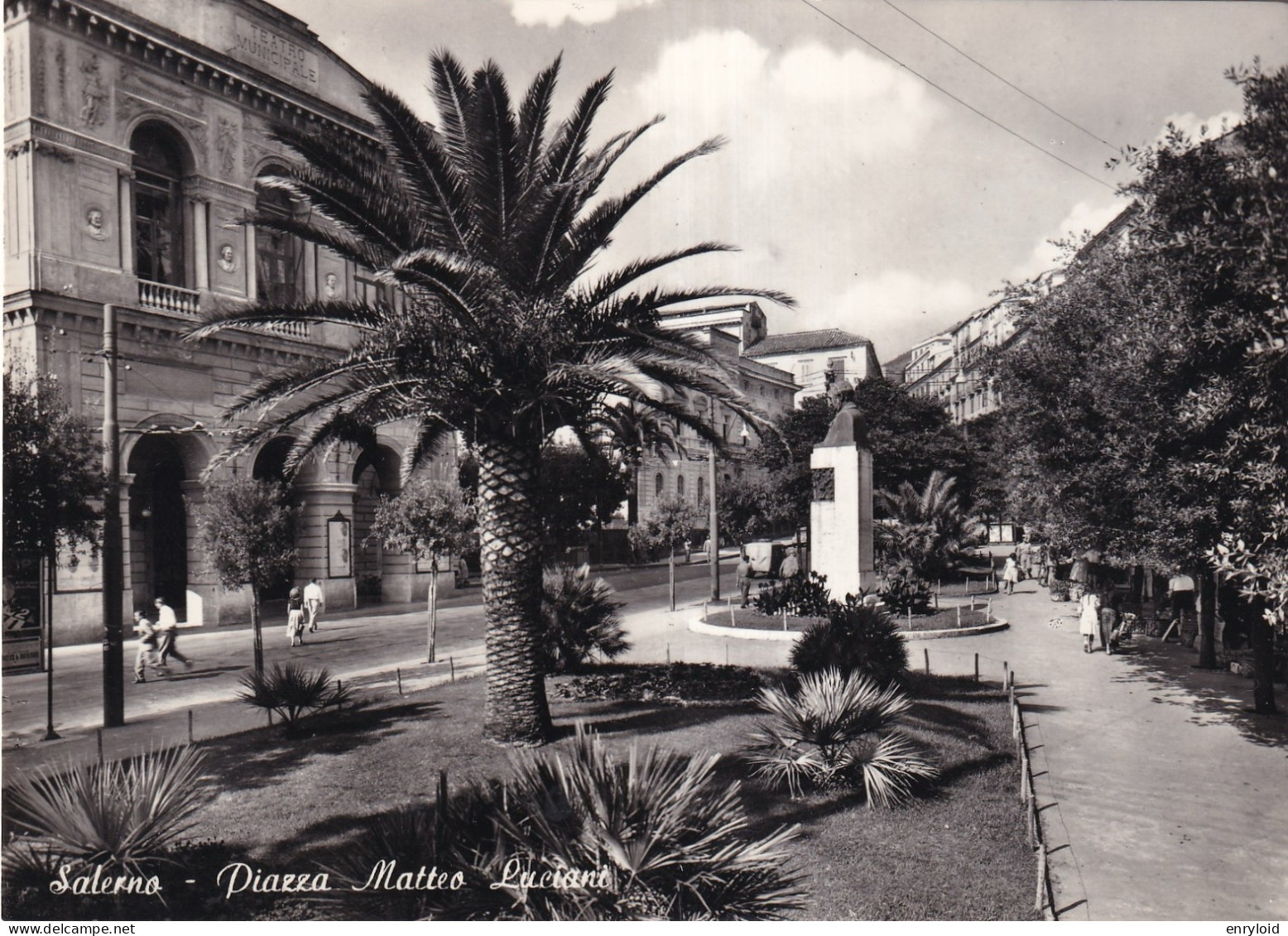 Salerno Piazza Matteo Luciani - Salerno