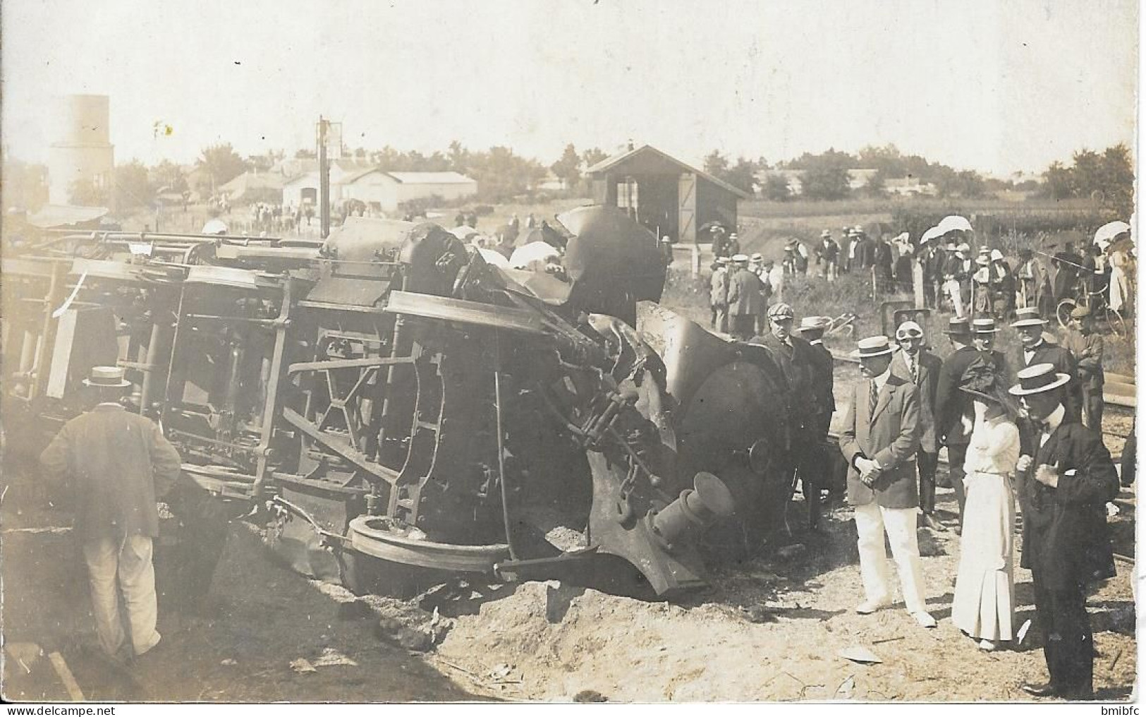 Carte Photo De Déraillement De Train Studio MARPO 4, Rue Gambetta ROYAN-sur-MER Localisé à SAUJON - Saujon