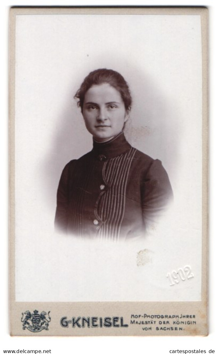 Fotografie G. Kneisel, Aue I /Erzgeb., Portrait Junge Dame Mit Zurückgebundenem Haar  - Personnes Anonymes
