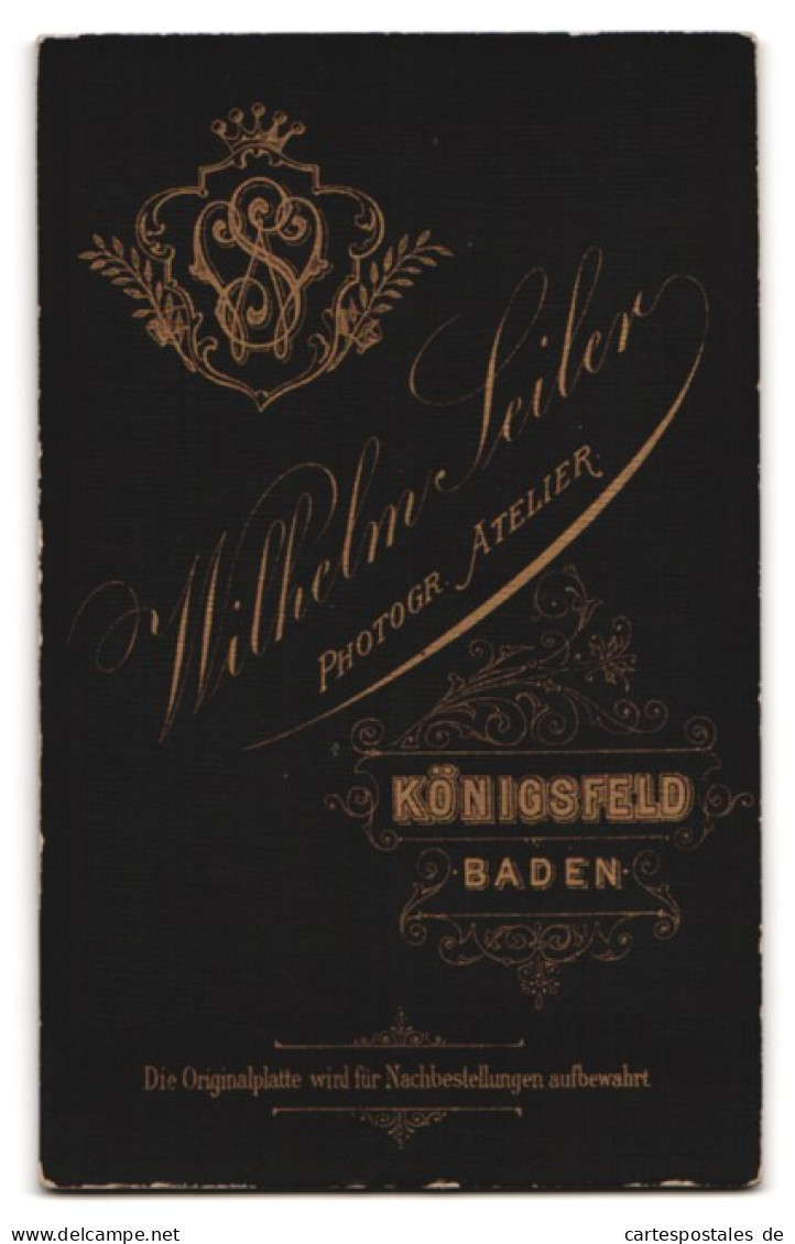 Fotografie Wilhelm Seiler, Königsfeld /Baden, Portrait Vera Becker Mit Haube Und Kragenbrosche  - Personnes Anonymes