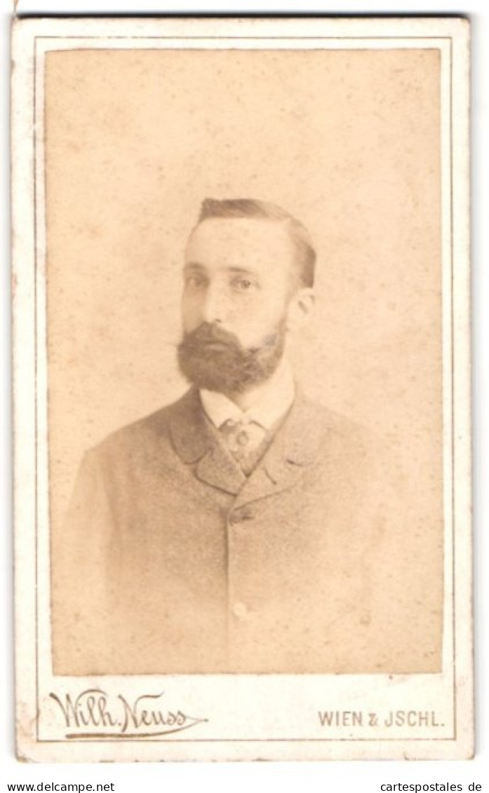 Fotografie Wilhelm Neuss, Ischl, Franzensallee 4, Portrait Bürgerlicher Herr Mit Vollbart  - Anonymous Persons